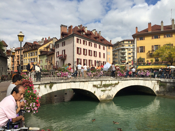 Annecy: really touristic city... beautiful